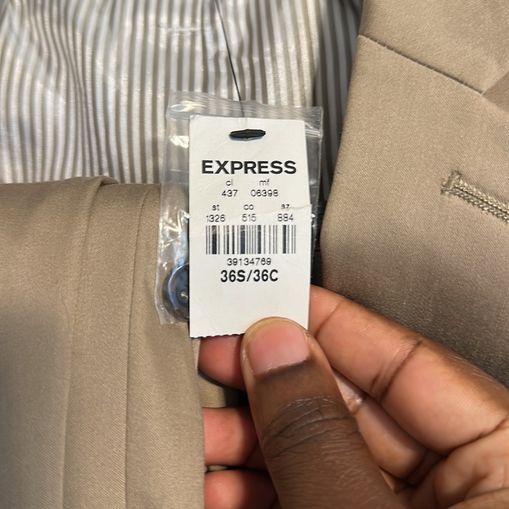 New Express Suit - Picture 2 of 3